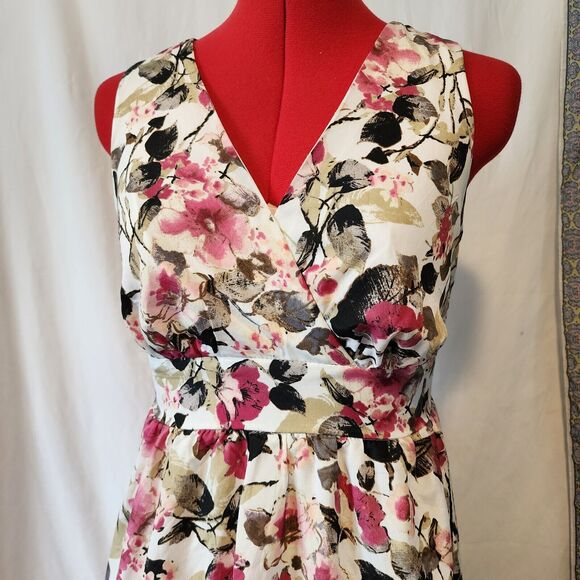 MAURICES White Floral Sleeveless Knee Length V Neck Dress Size 3/4 - Picture 2 of 6
